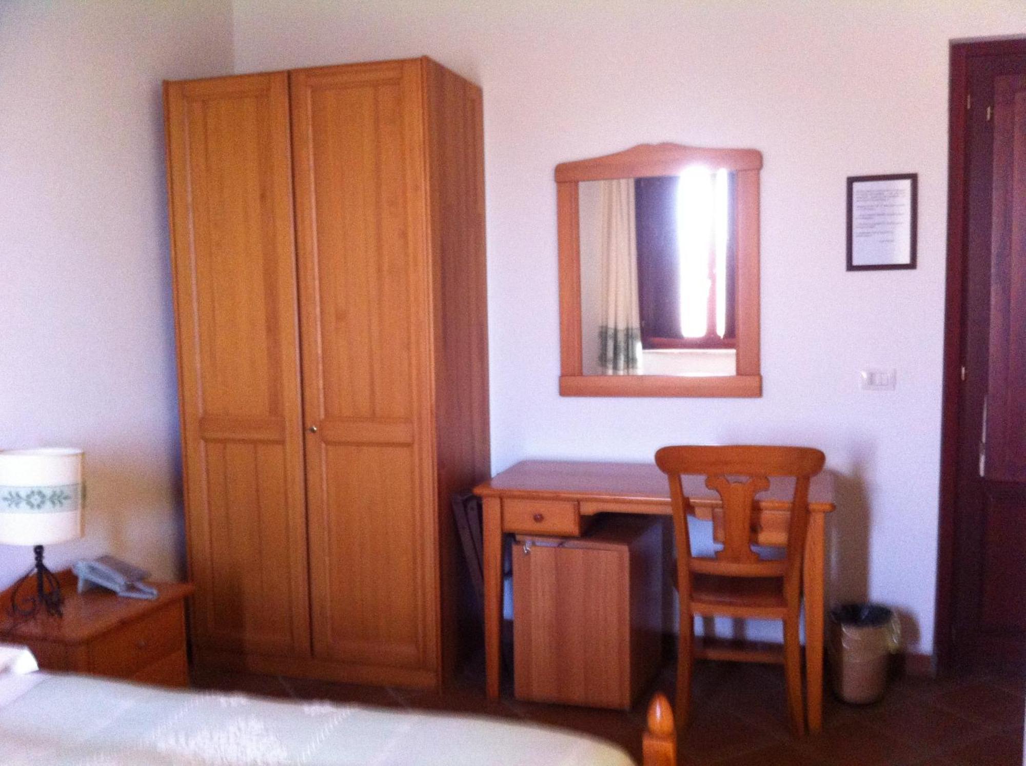 Hotel Su Nuraxi Barùmini Kamer foto