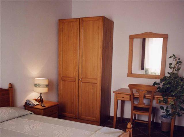 Hotel Su Nuraxi Barùmini Kamer foto