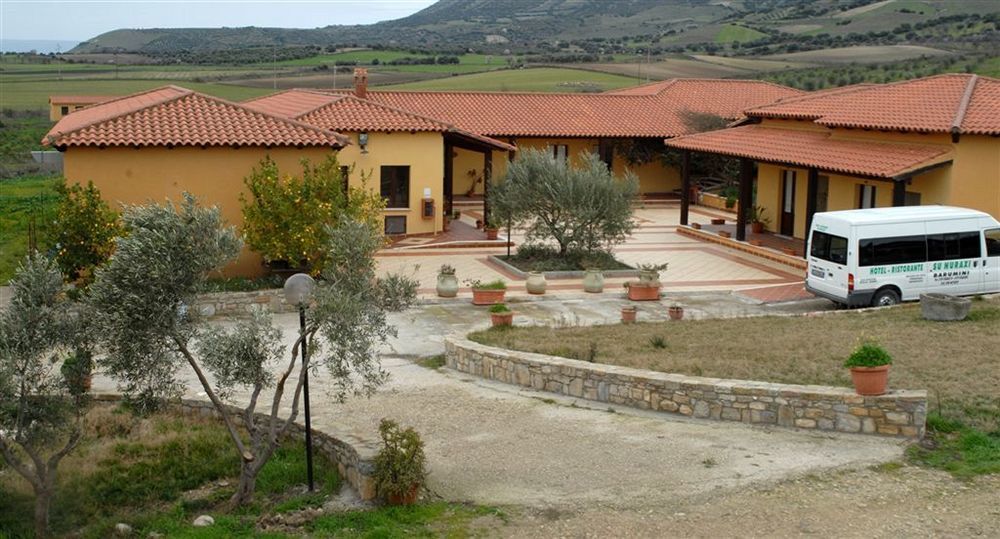 Hotel Su Nuraxi Barùmini Buitenkant foto